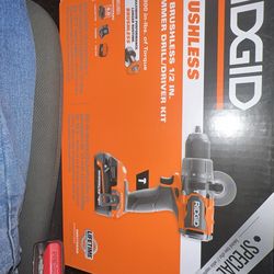 18V BRUSHLESS 1/2 IN. HAMMER DRILL/DRIVER KIT