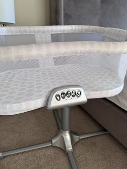 Halo Swivel bassinet