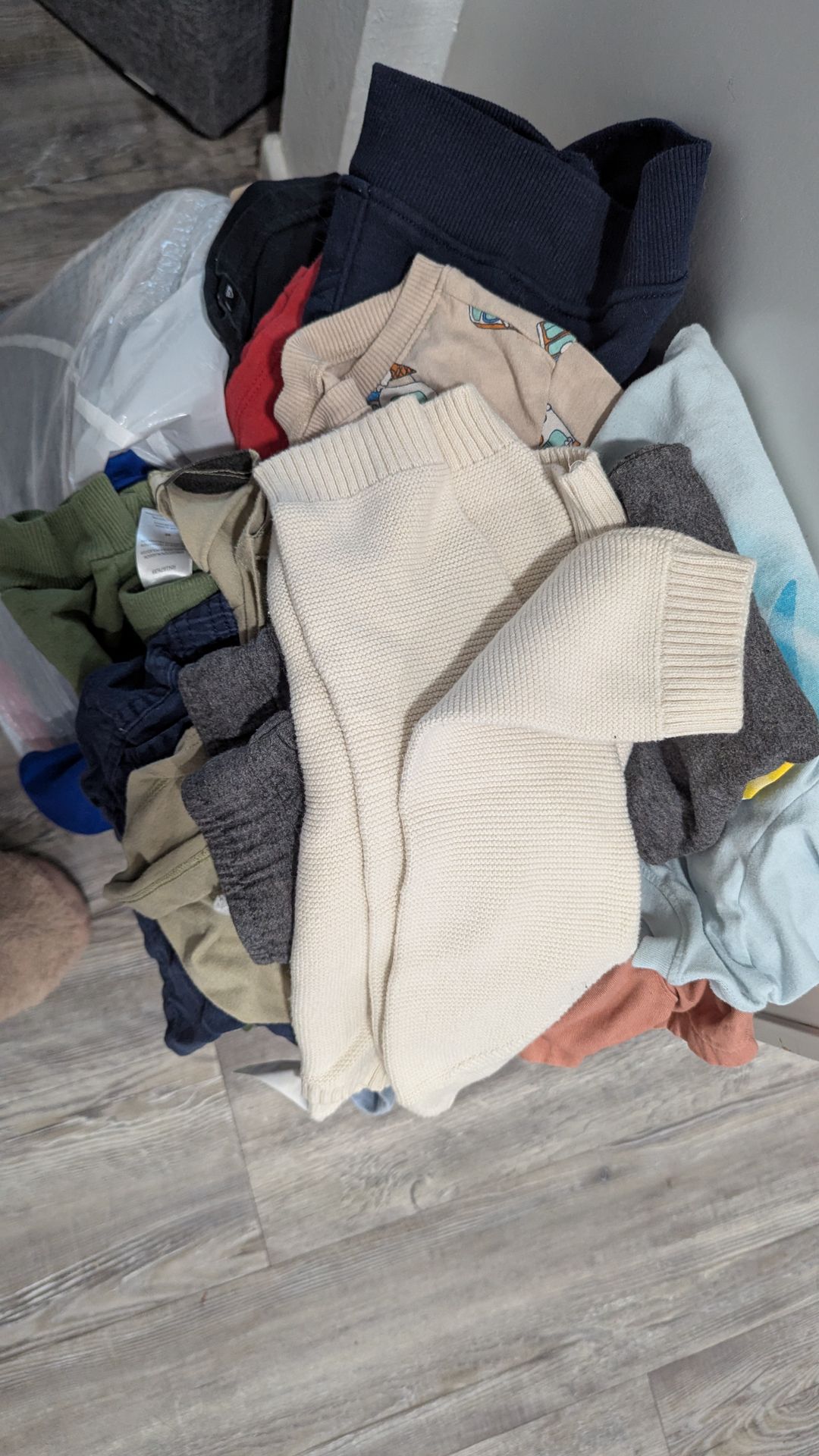 Boys clothes ages 3-4t