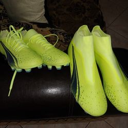 Pumas Soccer Shoes Nuevos