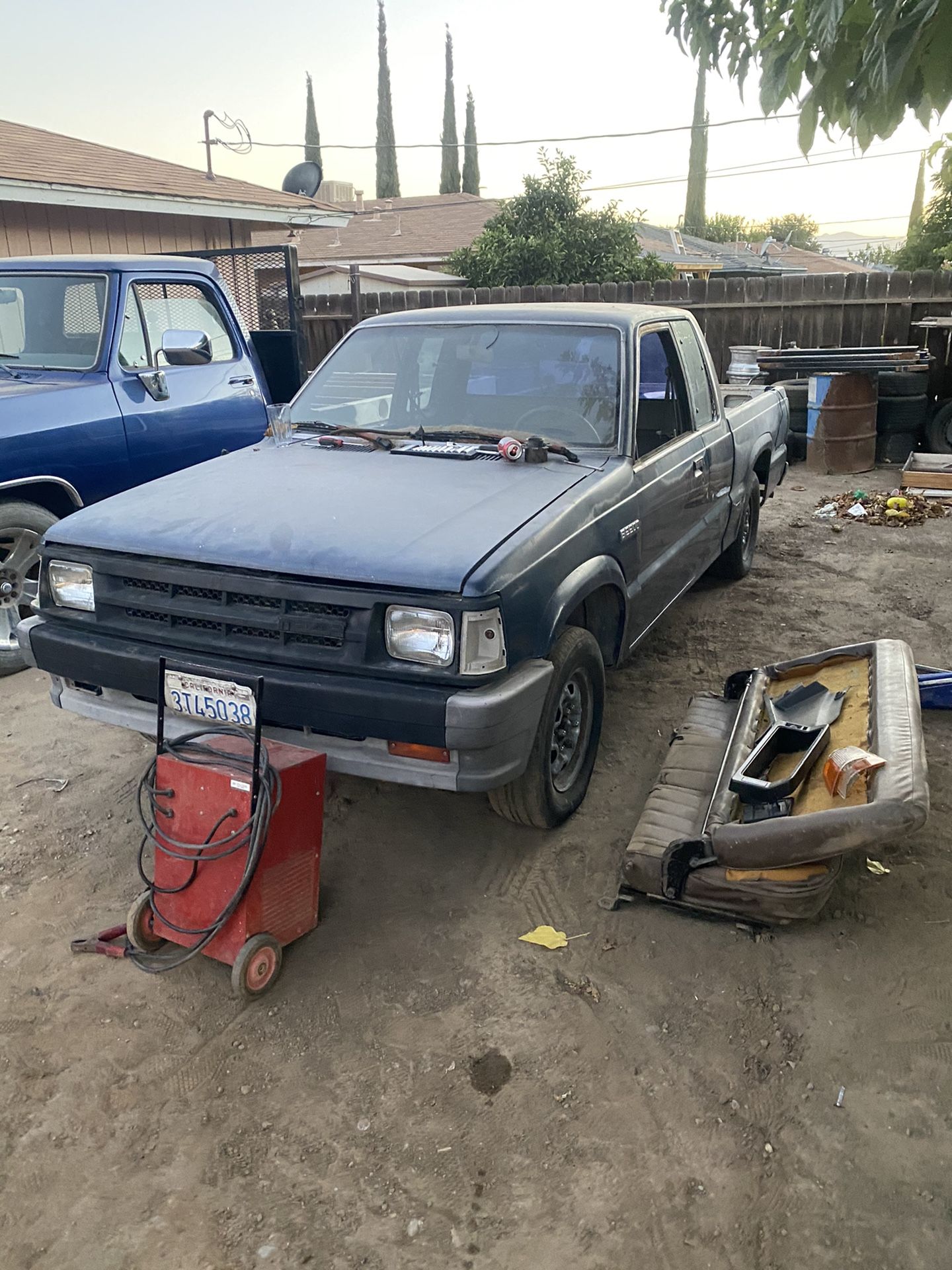 1989 Mazda b2200 parting out