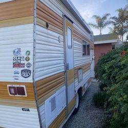 1977 Dodge B200 Motorhome 