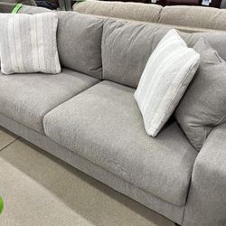Maggie Sofas and Loveseats With İnterest Free Payment Options 