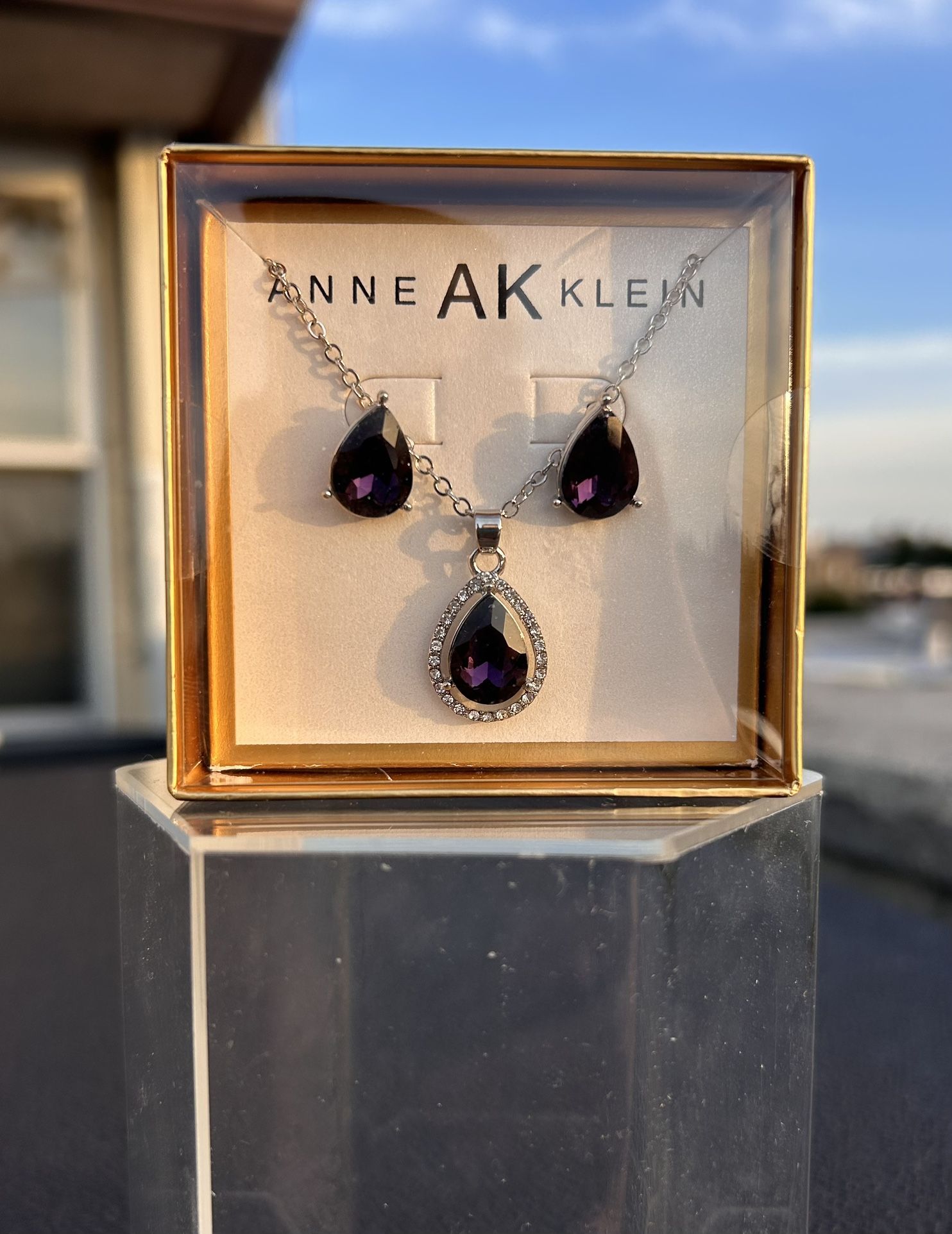 Anne klein