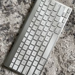 Apple Bluetooth Wireless Keyboard