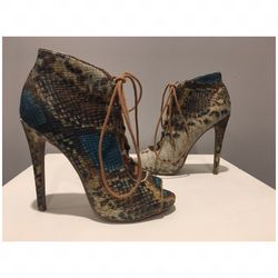 SNAKE PRINT FAUX LEATHER HEELS