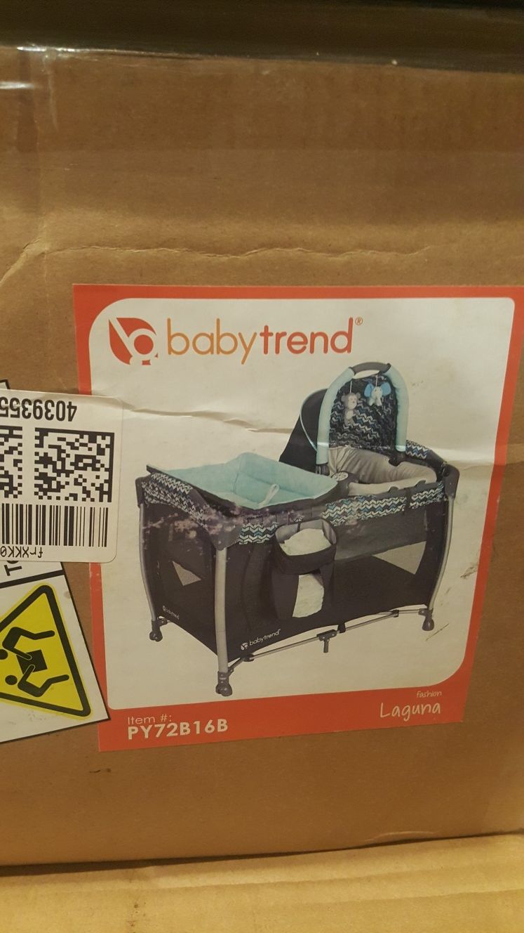 Baby trend Laguna resort elite nursery center