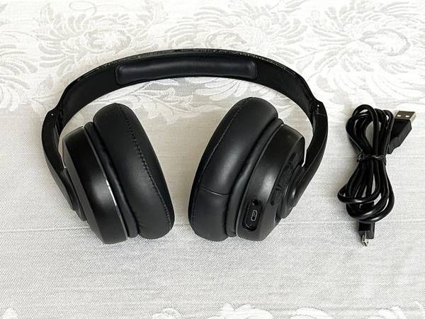 Skullcandy Cassette Bluetooth Wireless On-Ear Headphones Bluetooth 5.0