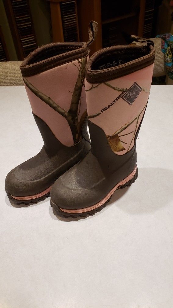 Kids Muck Boots Size 11