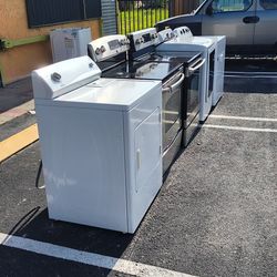 Lavadora secadoras y estufa fogón