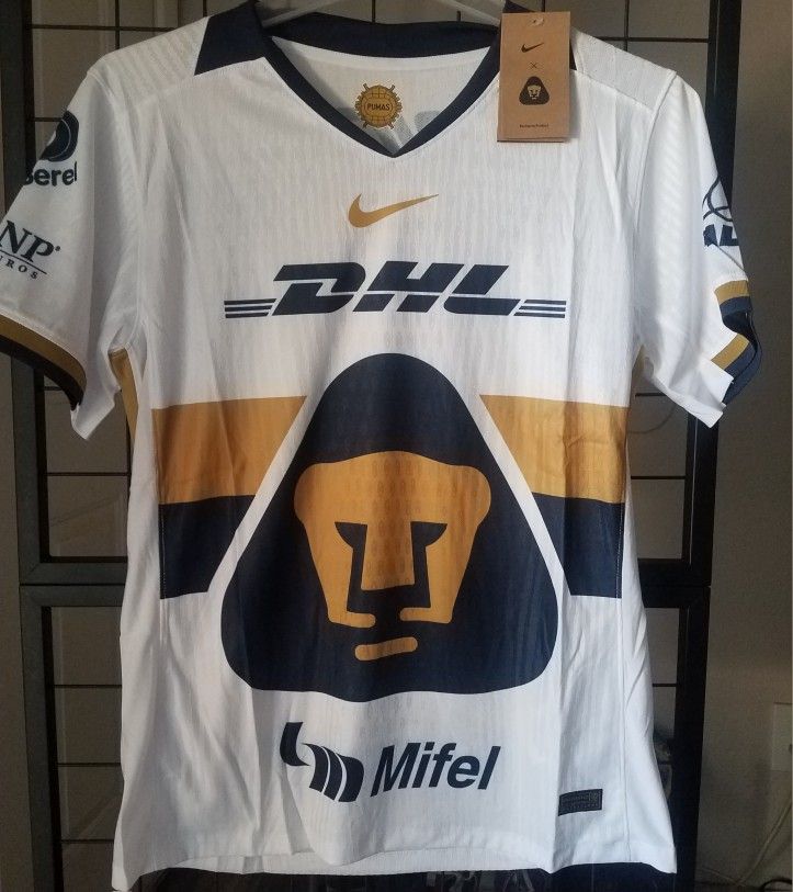 Nike 2025 Mens Pumas Unam Home Jersey Authentic Size Large No Trade