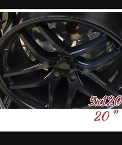 Clean 20s ready to transform your ride! 🛞🔥 ​⚡ Size: 20" 💥 Bolt Pattern: 5x120 🚗 Fits: BMW, Chevy Camaro, Honda Civic Type R, Tesla, Acura & more! 