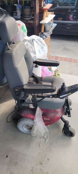 Streamer Power Wheelchair with Joystick Control