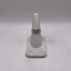 18kt Gold Diamond Engagement Style Ring 