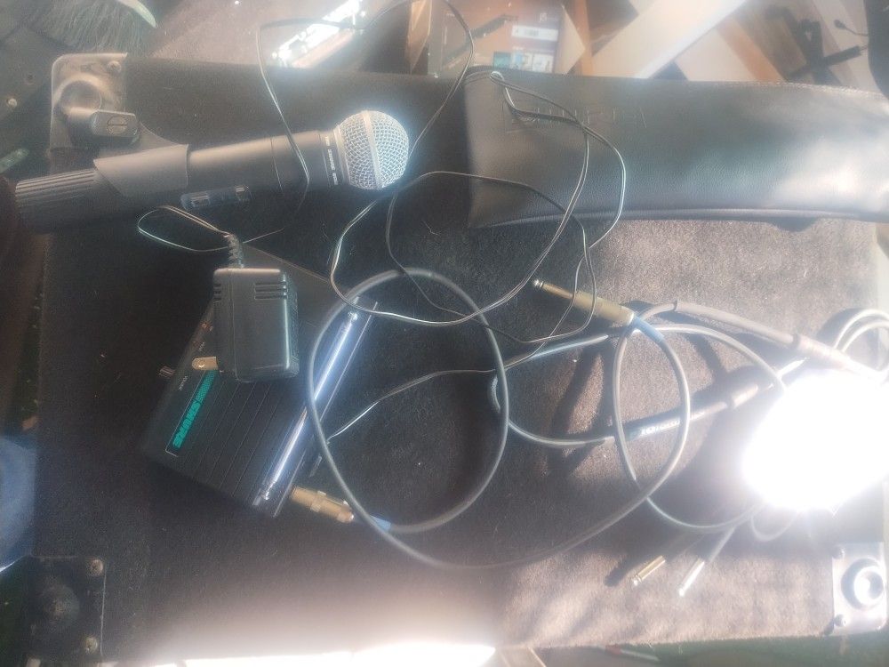 Shure Wireless Microphone 