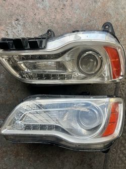 2012 Chrysler 300 headlights