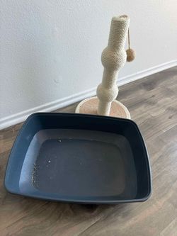 New Cat Scratch Post and Litter Box $15