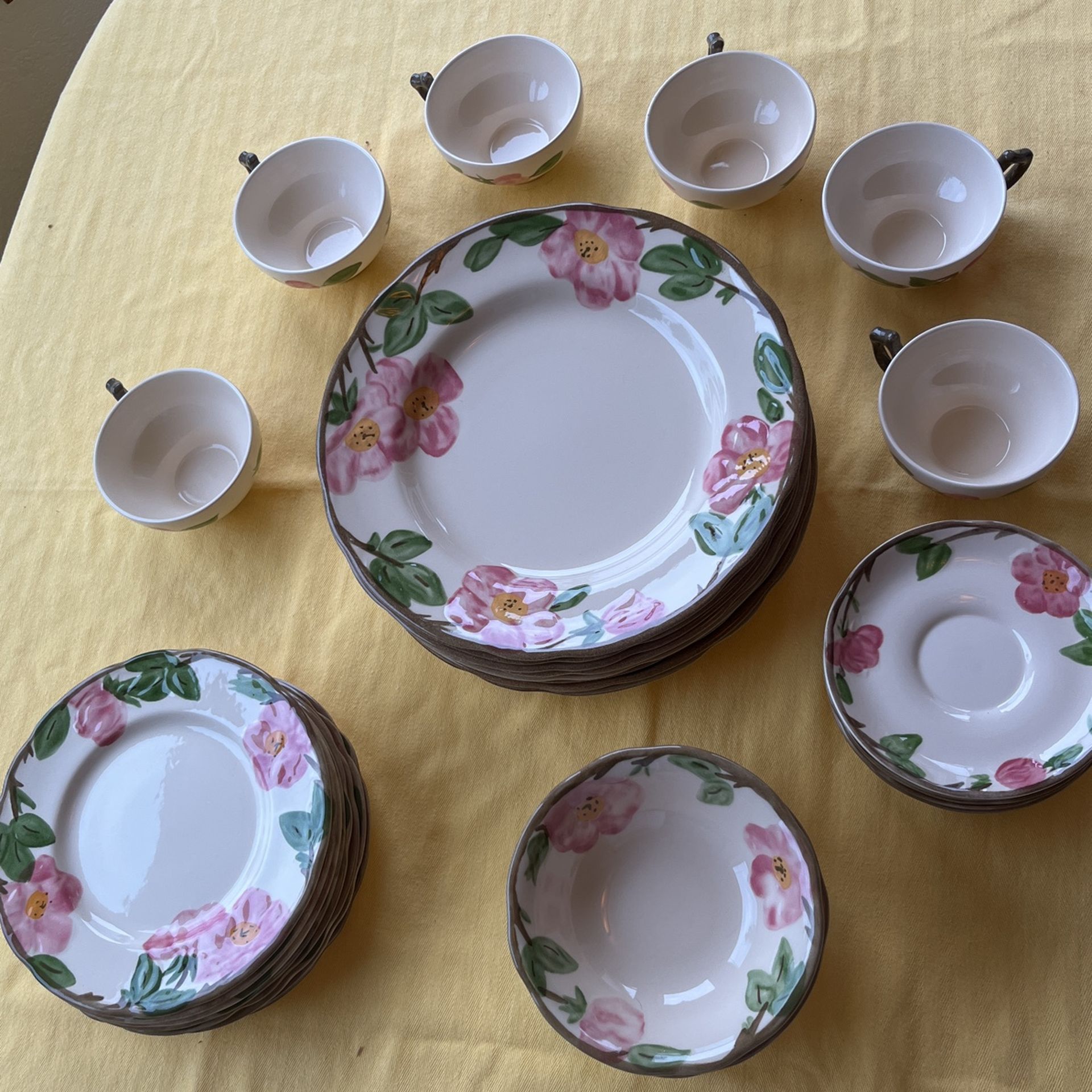 Franciscan Desert Rose. Pristine Condition Complete Set of 8 Made in England