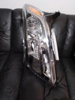 Nissan Pathfinder driver side headlight