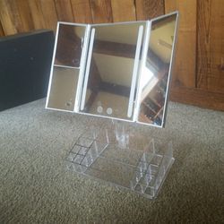 Lighted Magnifying Makeup Mirror