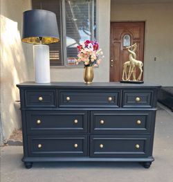 7 Drawer Solid Wood Dresser from Pulaski Furniture- Black with Gold