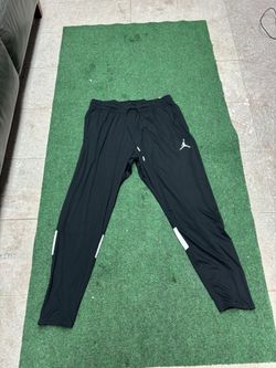 JORDAN PANTS BLACK AND WHITE SIZE XXL