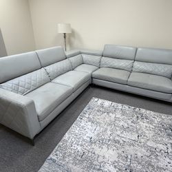 Couch/3 Piece Sectional