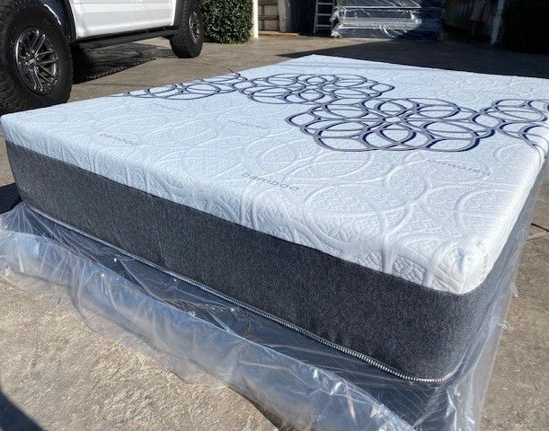 Full Bamboo Cool Gel Memory Foam!!