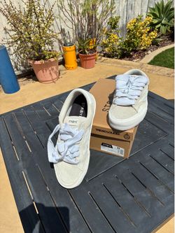 STROYE US 11 shoes