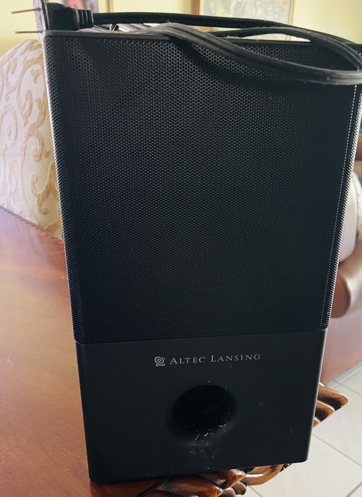 ALTEC LANSING Powered Speaker (Subwoofer Only) - Great condition
