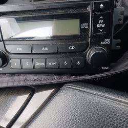 Honda Civic CR-V Factory CD Radio $45