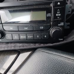 Honda Civic CR-V Factory CD Radio $45