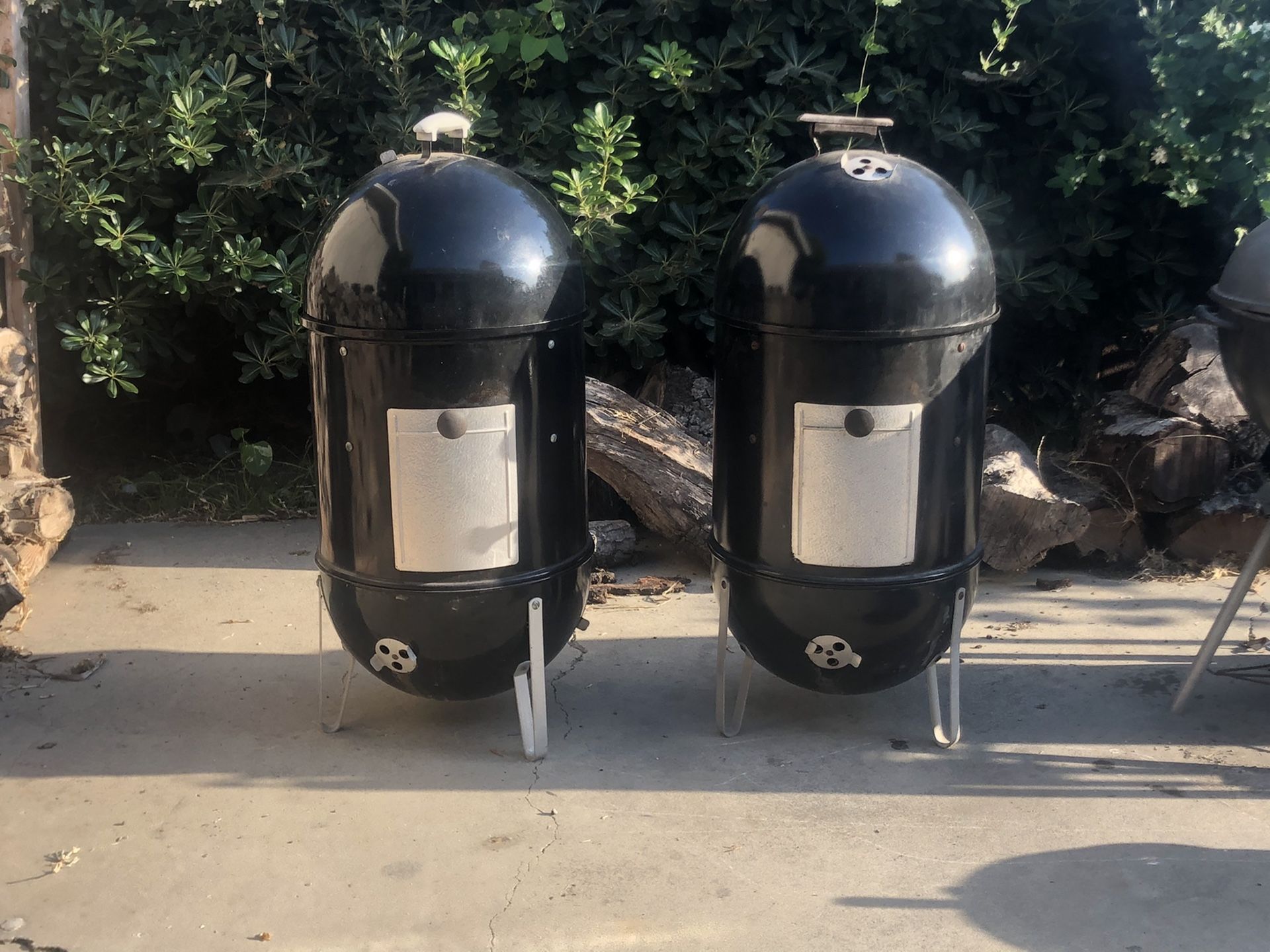 2 18” Weber Smokey Mountain Smokers