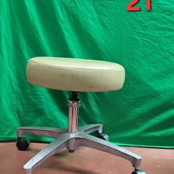 DR stools 