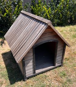 X-Large dog house