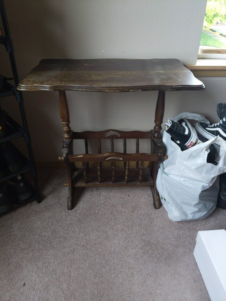 ANTIQUE RECORD STAND/TABLE