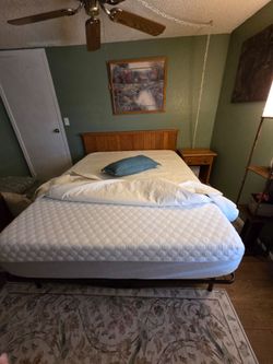Queen bed with bed frame, headboard and 2 matching nightstands