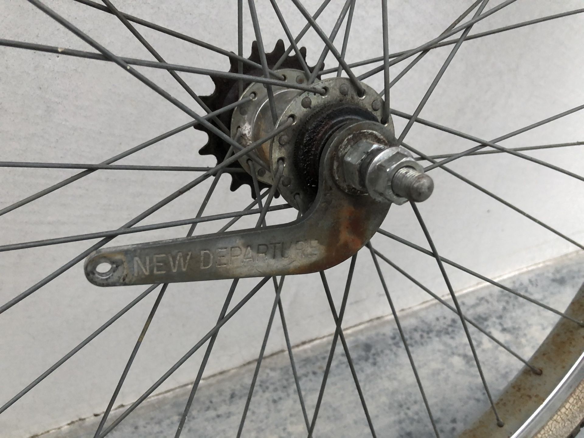 Schwinn/Cruisers 26 x 2.215 balloon tires & rims for Sale in Huntington