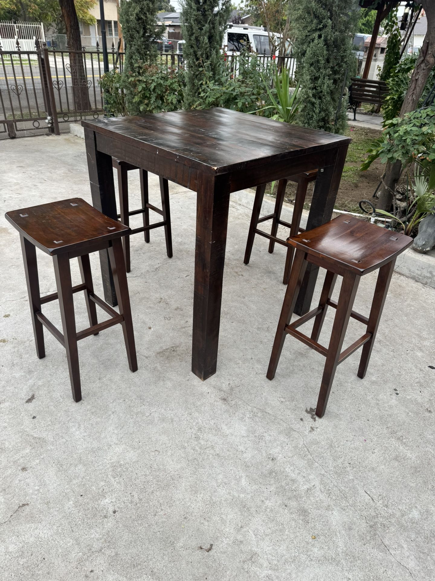 Tall Wooden Table With Stools