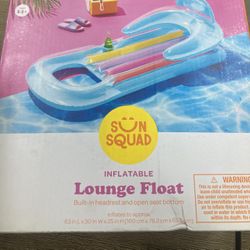 Inflatable lounge float 