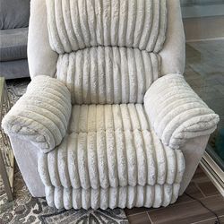 Shaggy Power Zero Gravity Recliner