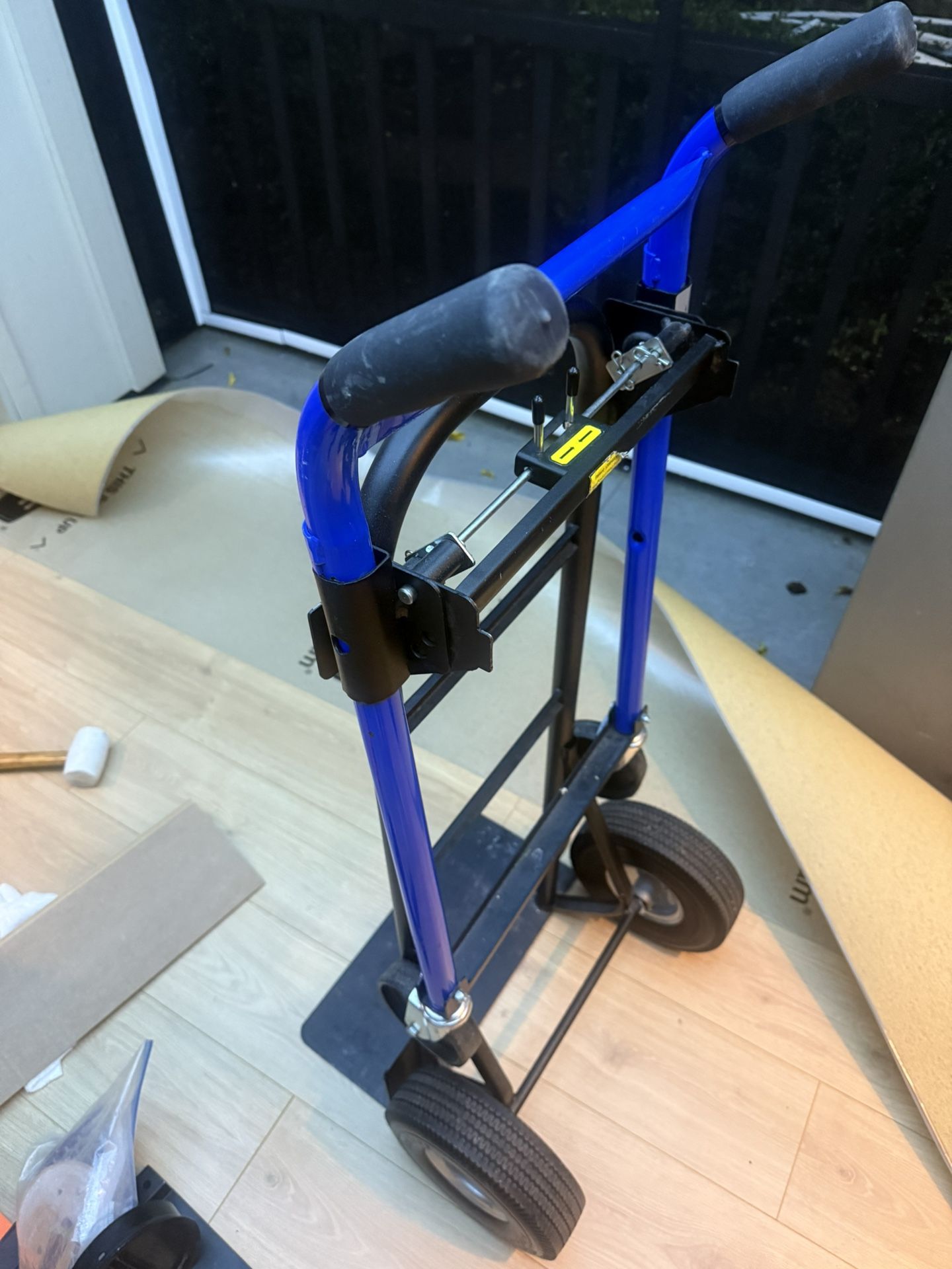 Kobalt 900 Lb Capacity 2 Wheel Black Steel Hand Truck