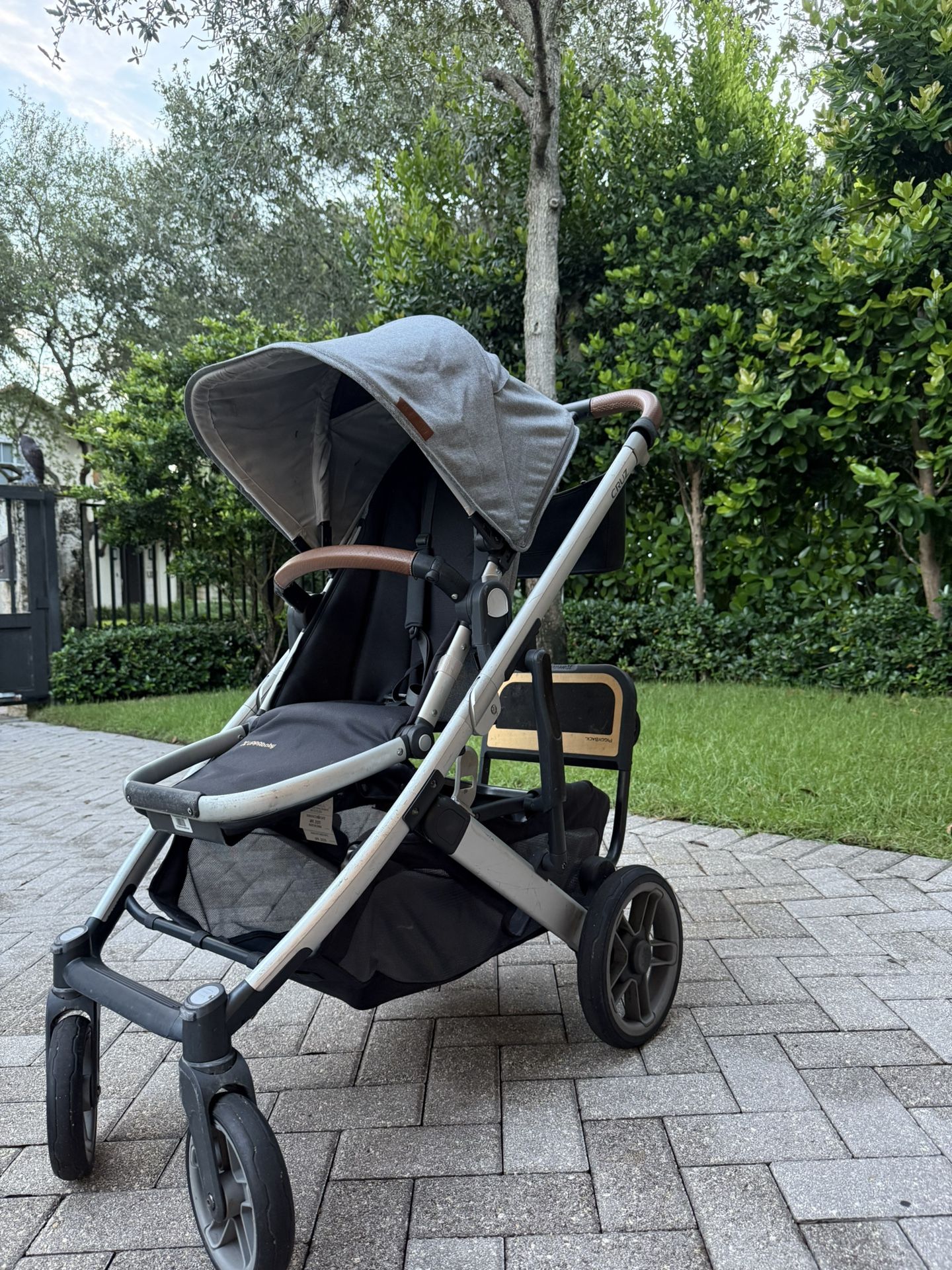 UPPAbaby Vista V2 Stroller + Bassinet