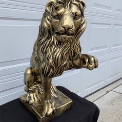 Paw Up Lion Statue 