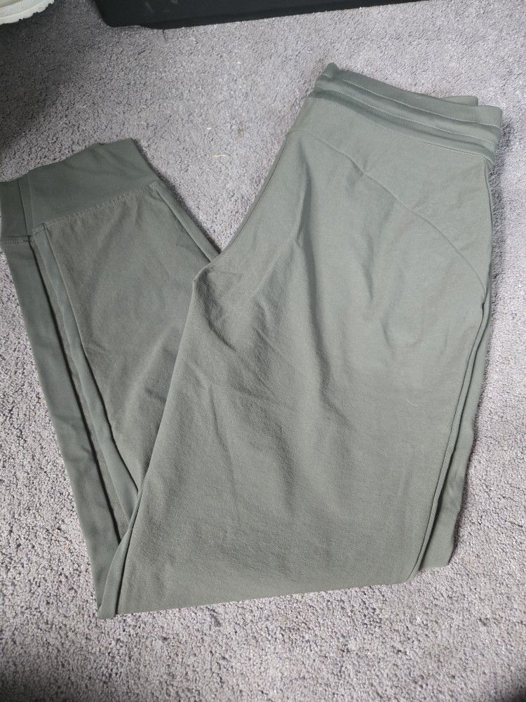 Athleta Hiking Jogger Size 4