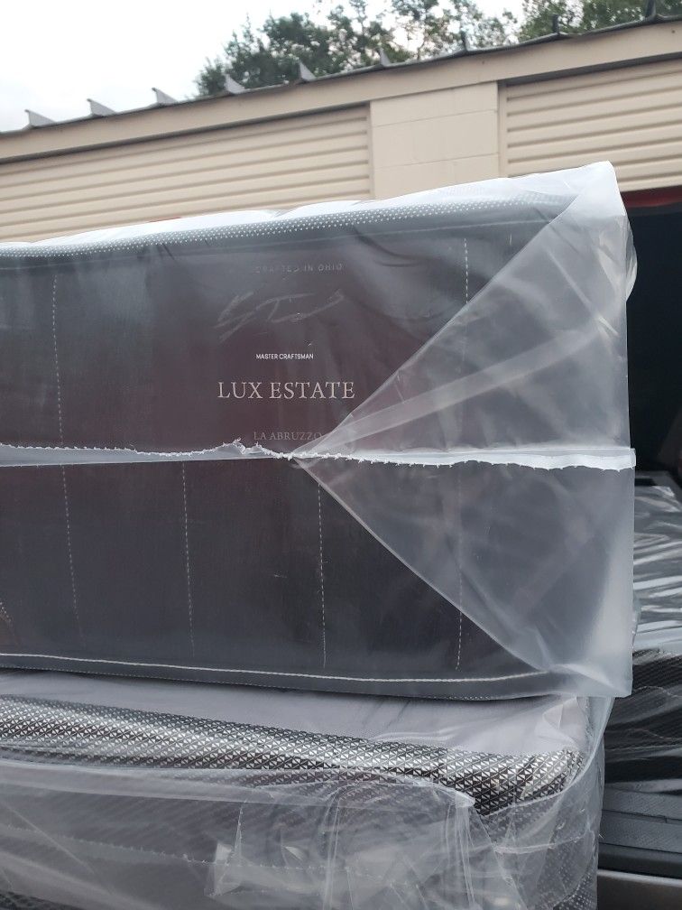 Full Size New Thick Bed Can Deliver