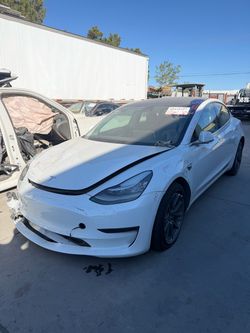Parting Out! 2020 Tesla Model 3 For Parts!