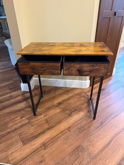 Computer desk