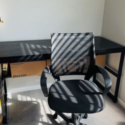 Modern Home Office Desk &  Chair Set – Great Condition! 