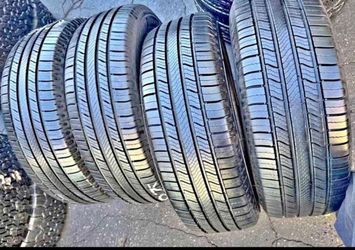 225/60/17Michelin  vendo un set de llantas usadas excelente condiciones de vida las 4 ✅🤩I am selling a set of used tires, all 4 in excellent living c